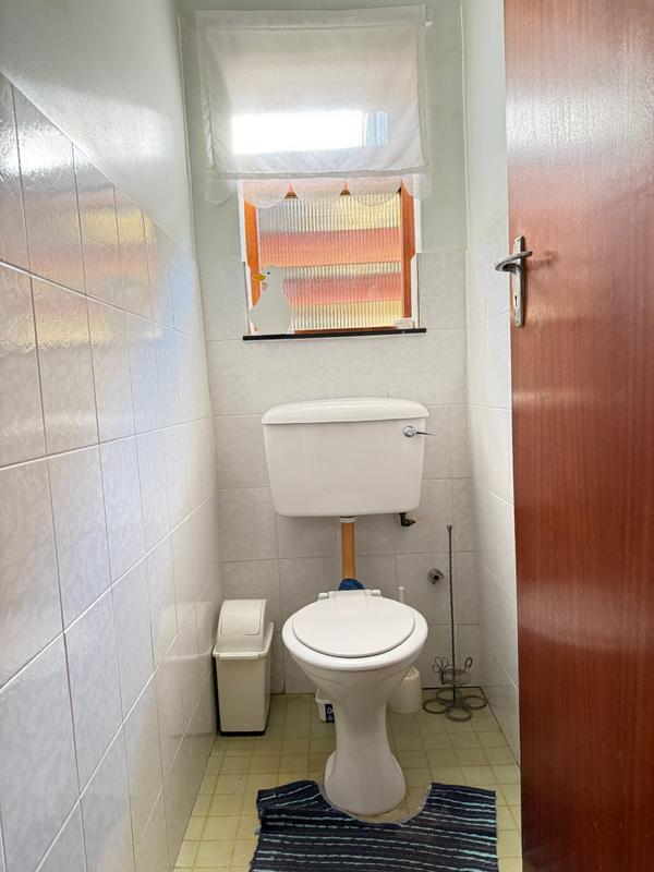 4 Bedroom Property for Sale in Bergzicht Western Cape